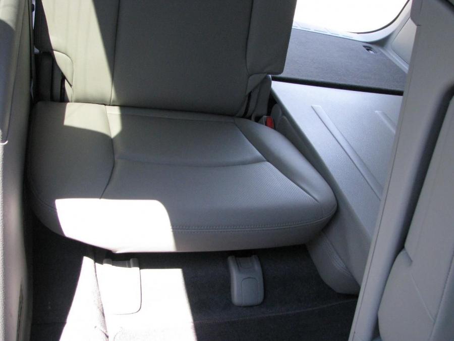  Kia Borrego 2009 года  (фото 53 из 345)